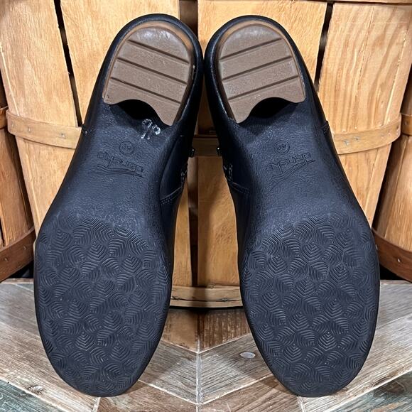 Dansko Perry Burnished Black Leather Waterproof Zip Up Ankle Booties Women EU 40 - Picture 11 of 13